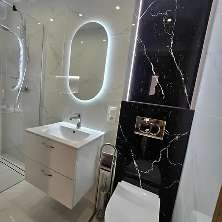 Noclegi Apart Gorlice Apartment *